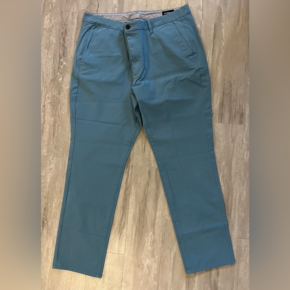 Bonobos stretch washed chino 2.0 in Adriatic Blue. Never worn except to try on.